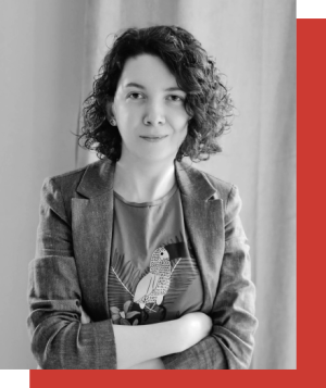 Black and white portrait photo of Erika Kramarik